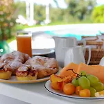 White House Bed & Breakfast