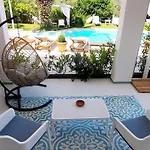 Bed & Breakfast White House