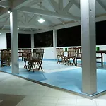 White House 4*