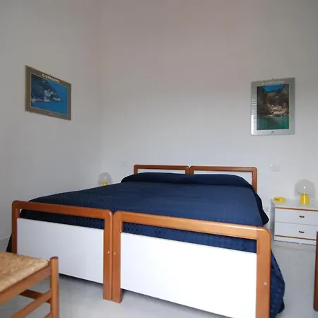 Bed & Breakfast White House 4*