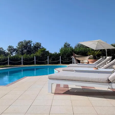 Bed & Breakfast White House