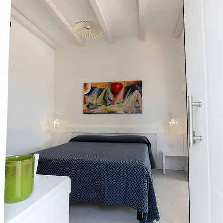 Bed & Breakfast White House 4*