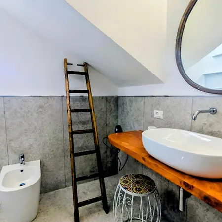 Bed & Breakfast White House 4*