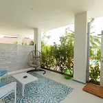 White House Bed & Breakfast 4*