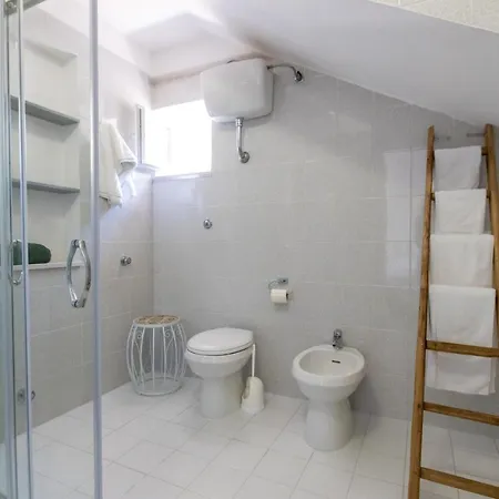 Couette-café White House 3*