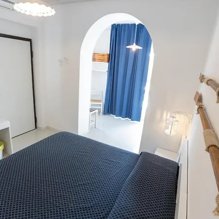 Couette-café White House 3*