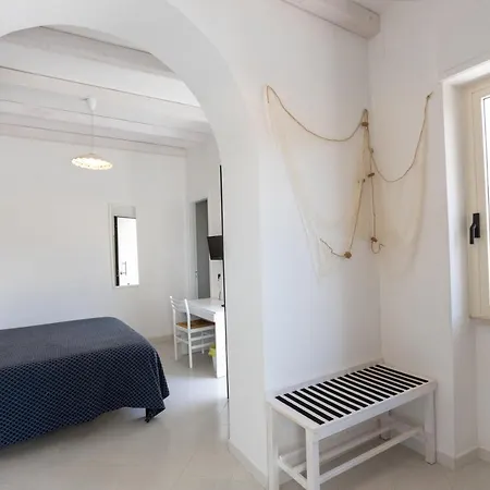 White House 3*