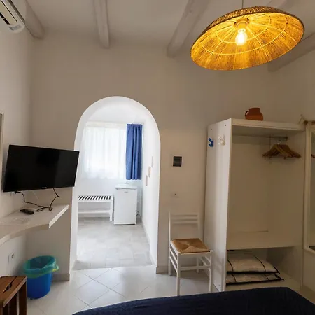 Couette-café White House 3*