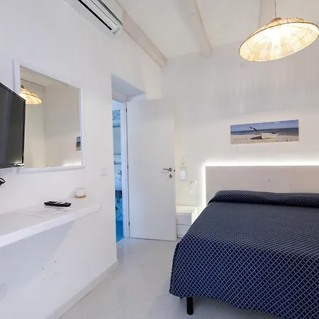 White House 3* Peschici