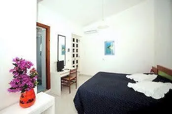 Couette-café White House 3*