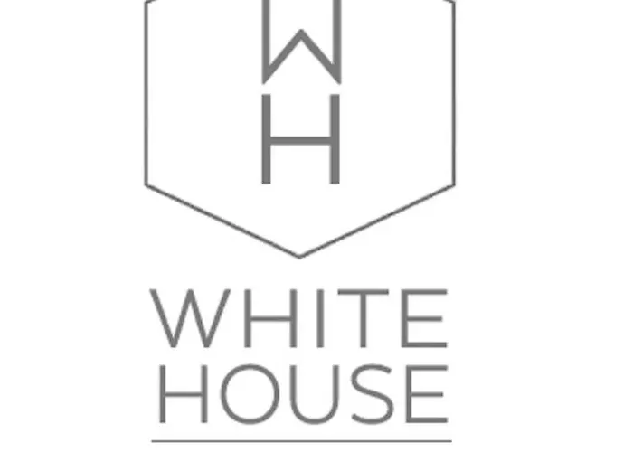 White House Panzió 4*