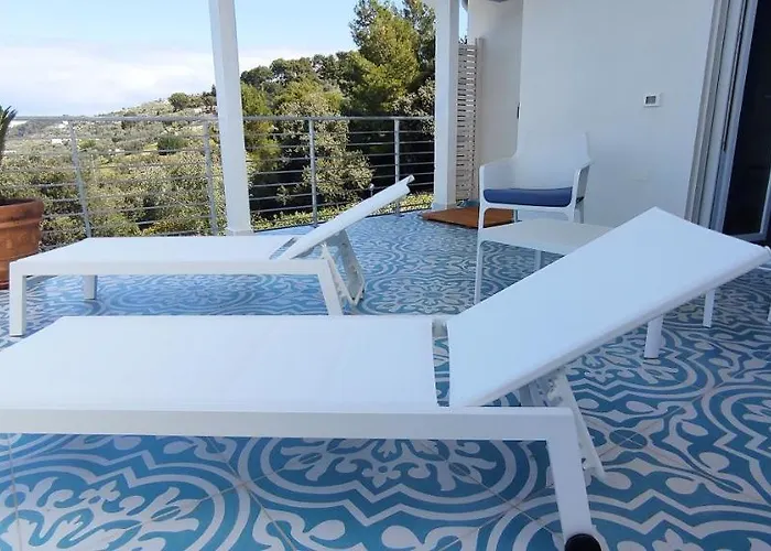 White House לינה וארוחת בוקר פסקיצ'י