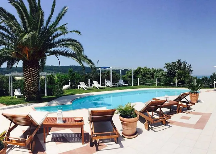 White House 4*