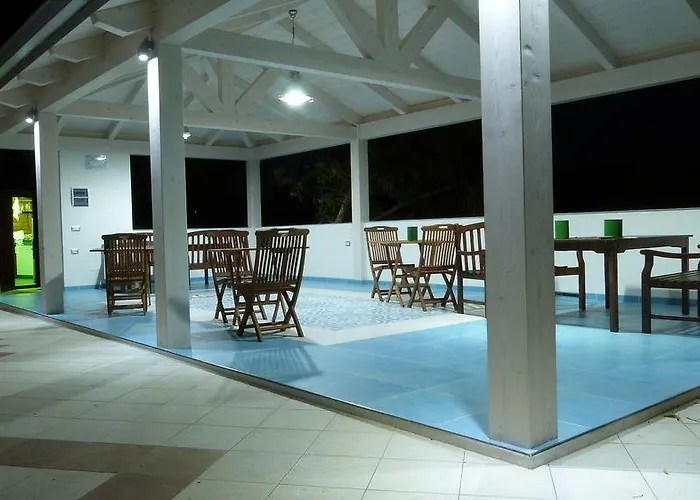 White House 4*